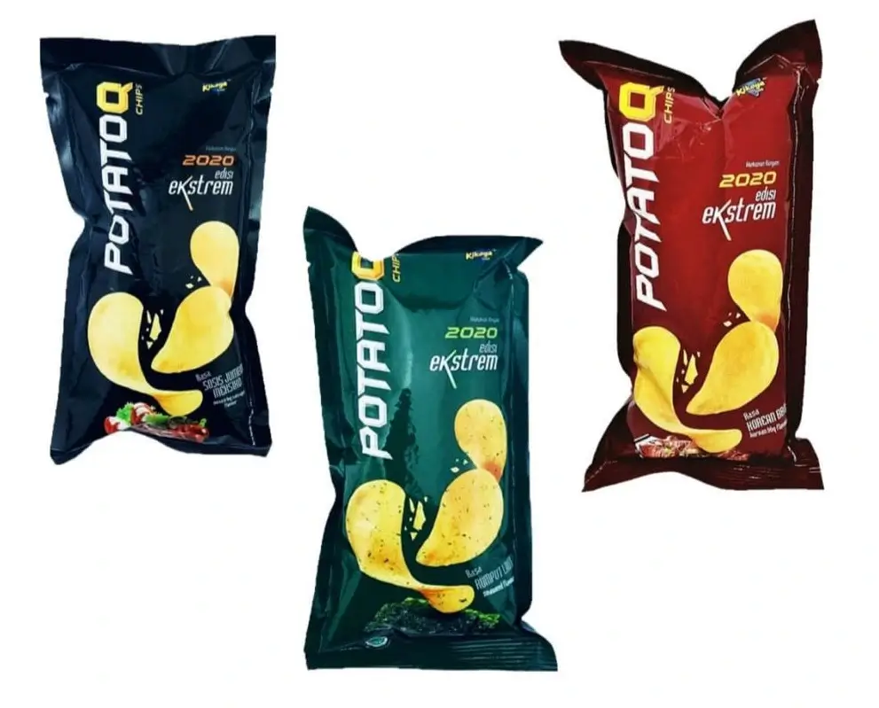 Potato-Q Ekstrem 2020 potato chips three flavor varieties in black, green and red packaging