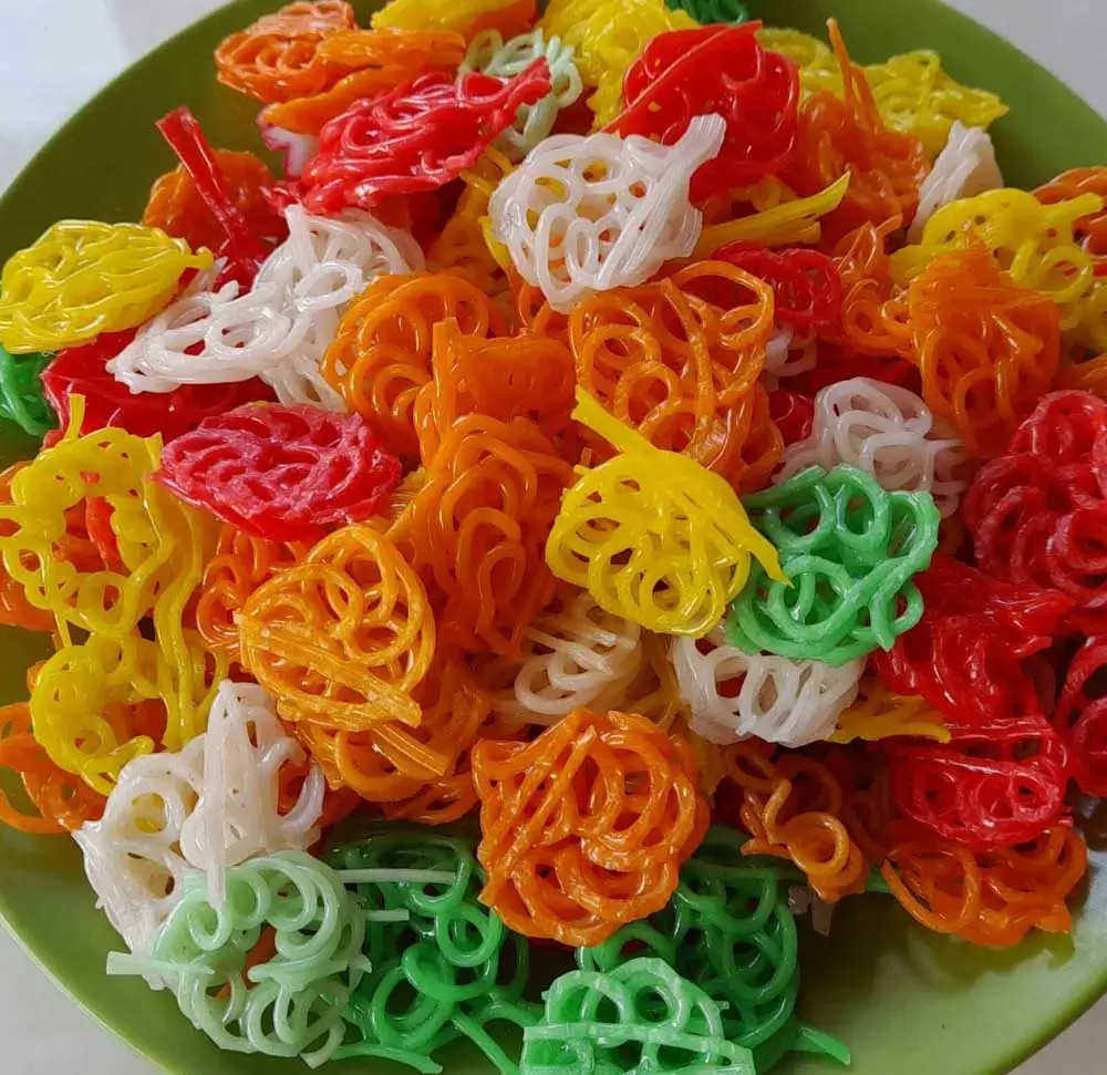 Kerupuk Mawar or rose crackers named for its rose-like appearance, these crackers are a visual delight.